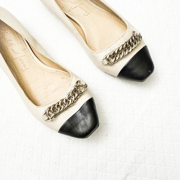 Elizabeth and James Cream and Black Two Toned Flat Chain Accent SZ7 - Picture 2 of 4